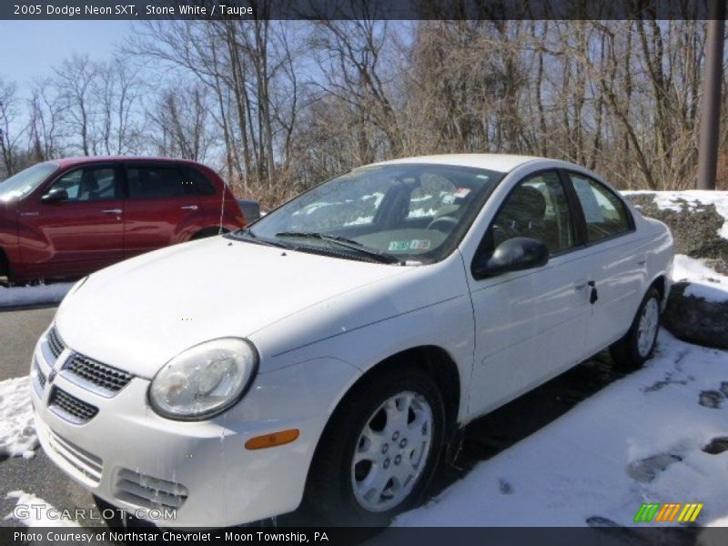 Front 3/4 View of 2005 Neon SXT