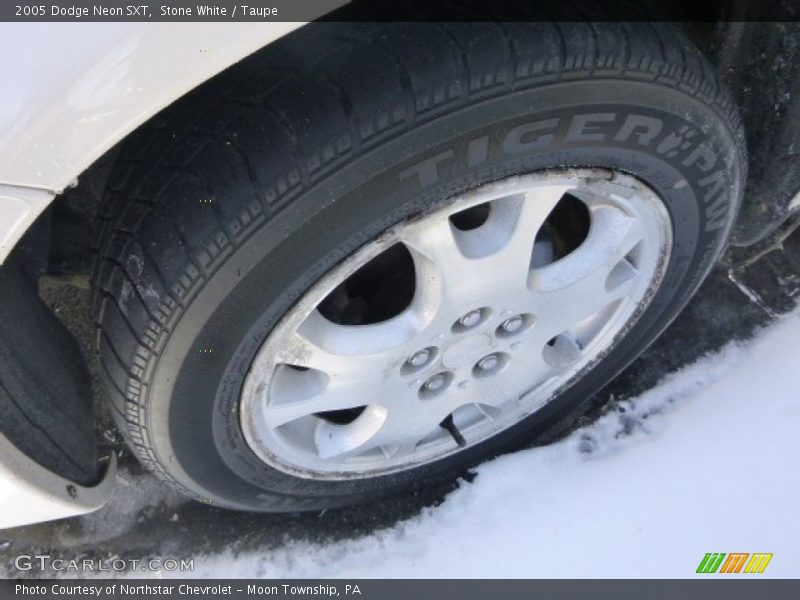 Stone White / Taupe 2005 Dodge Neon SXT