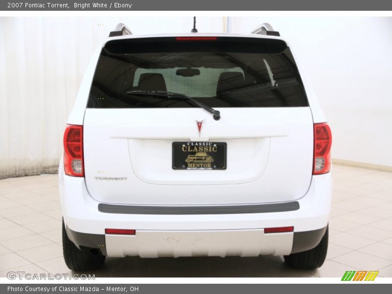 Bright White / Ebony 2007 Pontiac Torrent