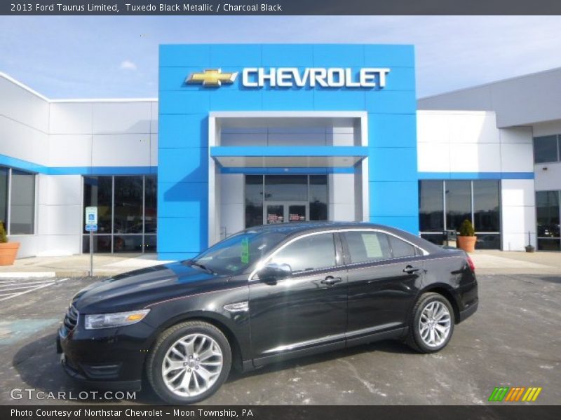 Tuxedo Black Metallic / Charcoal Black 2013 Ford Taurus Limited
