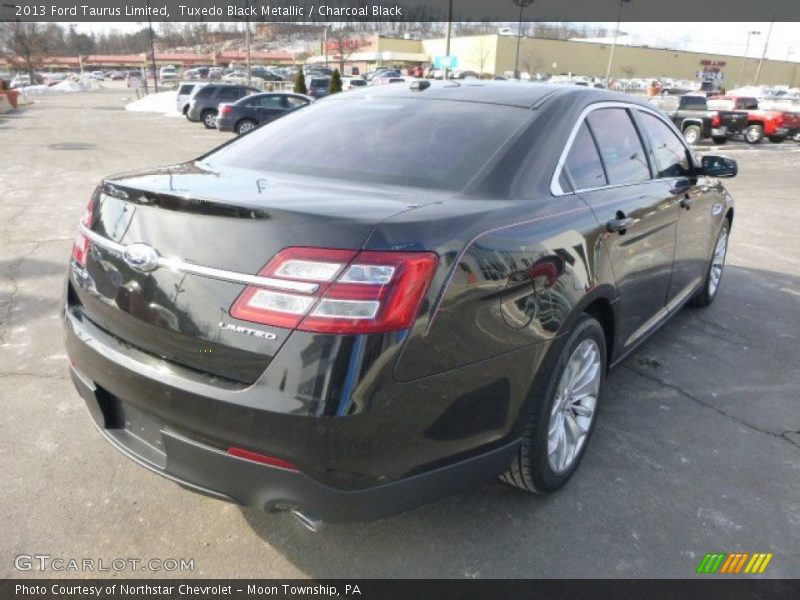 Tuxedo Black Metallic / Charcoal Black 2013 Ford Taurus Limited