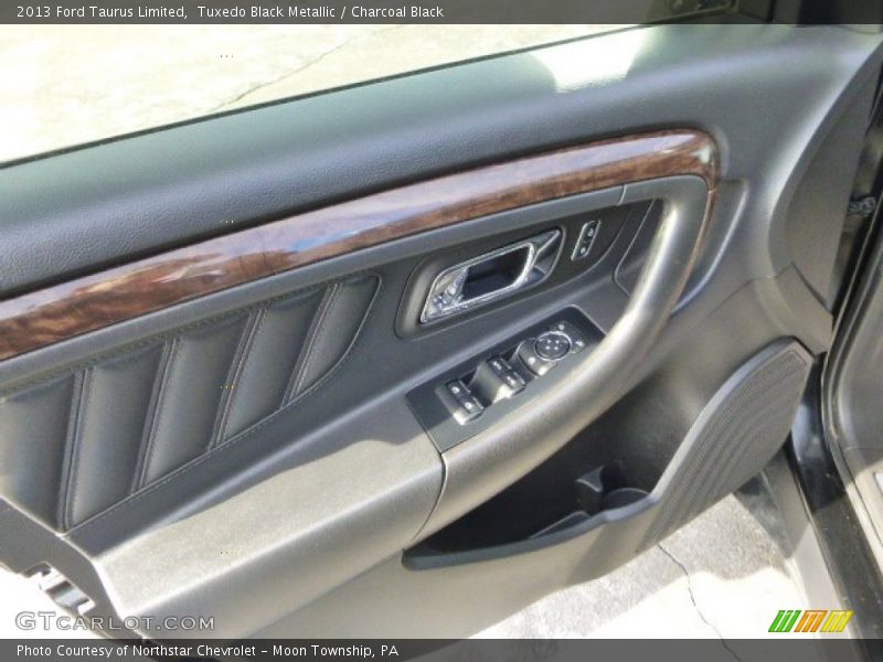 Tuxedo Black Metallic / Charcoal Black 2013 Ford Taurus Limited