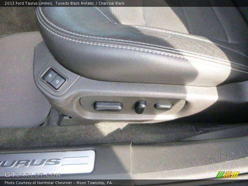 Tuxedo Black Metallic / Charcoal Black 2013 Ford Taurus Limited