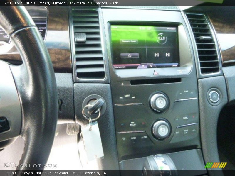Tuxedo Black Metallic / Charcoal Black 2013 Ford Taurus Limited