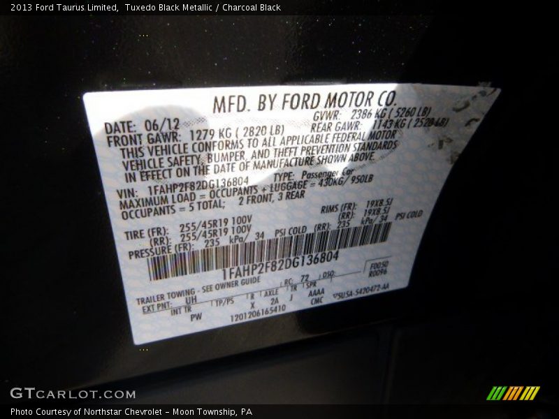 Tuxedo Black Metallic / Charcoal Black 2013 Ford Taurus Limited