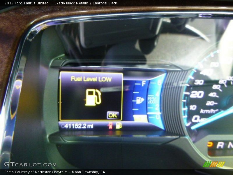 Tuxedo Black Metallic / Charcoal Black 2013 Ford Taurus Limited