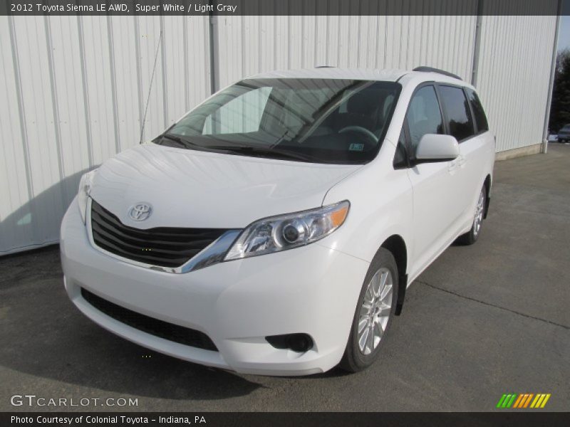 Front 3/4 View of 2012 Sienna LE AWD