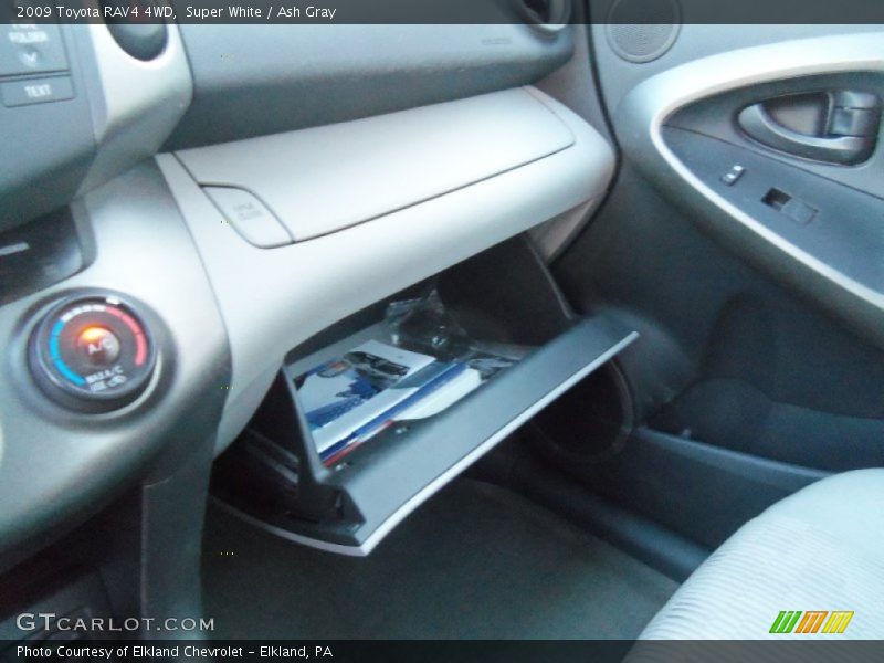 Super White / Ash Gray 2009 Toyota RAV4 4WD