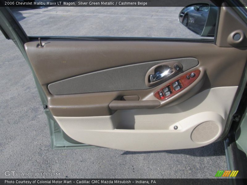 Door Panel of 2006 Malibu Maxx LT Wagon