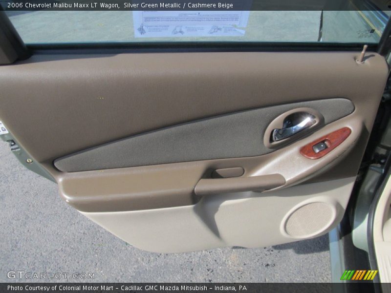 Door Panel of 2006 Malibu Maxx LT Wagon
