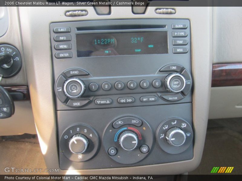 Controls of 2006 Malibu Maxx LT Wagon