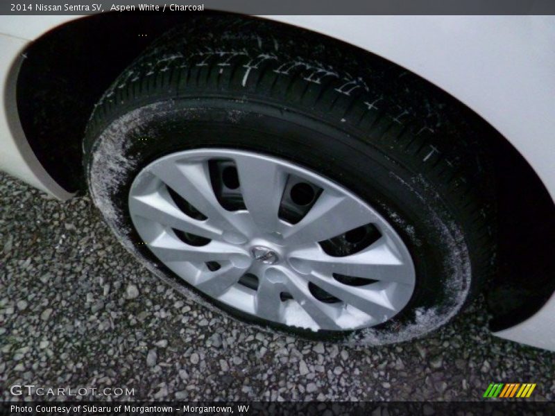Aspen White / Charcoal 2014 Nissan Sentra SV