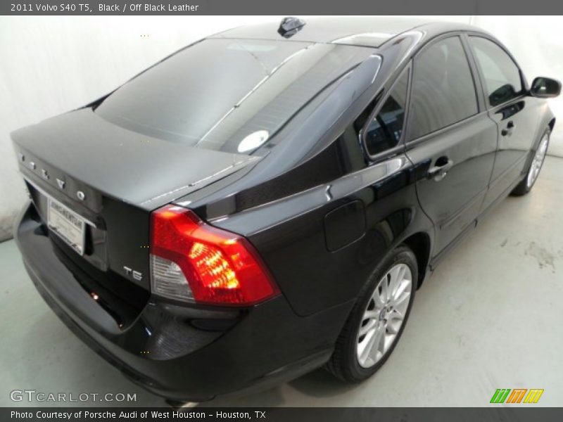 Black / Off Black Leather 2011 Volvo S40 T5