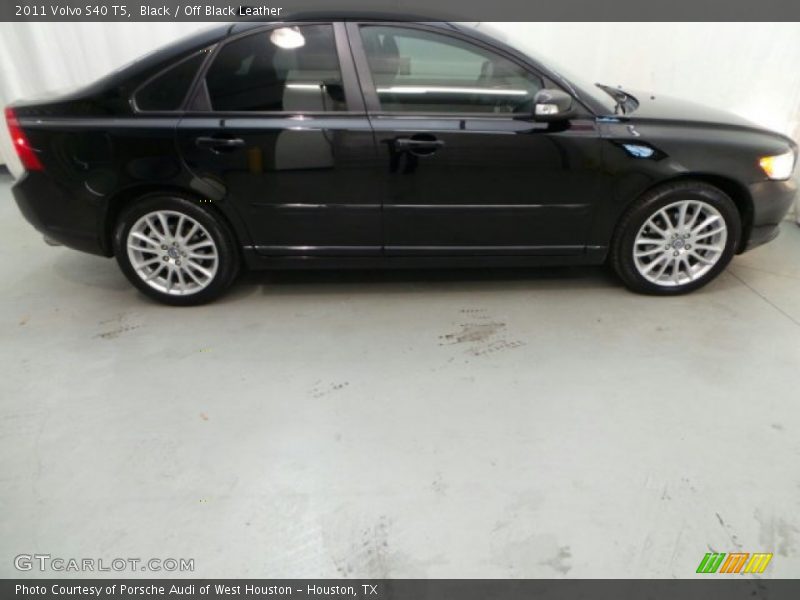 Black / Off Black Leather 2011 Volvo S40 T5