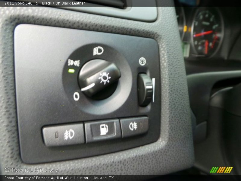 Black / Off Black Leather 2011 Volvo S40 T5