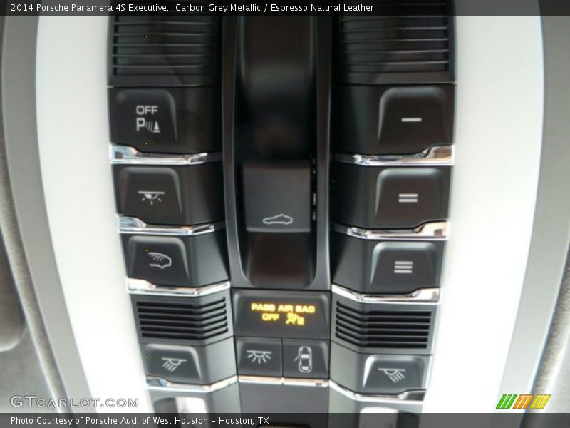 Controls of 2014 Panamera 4S Executive