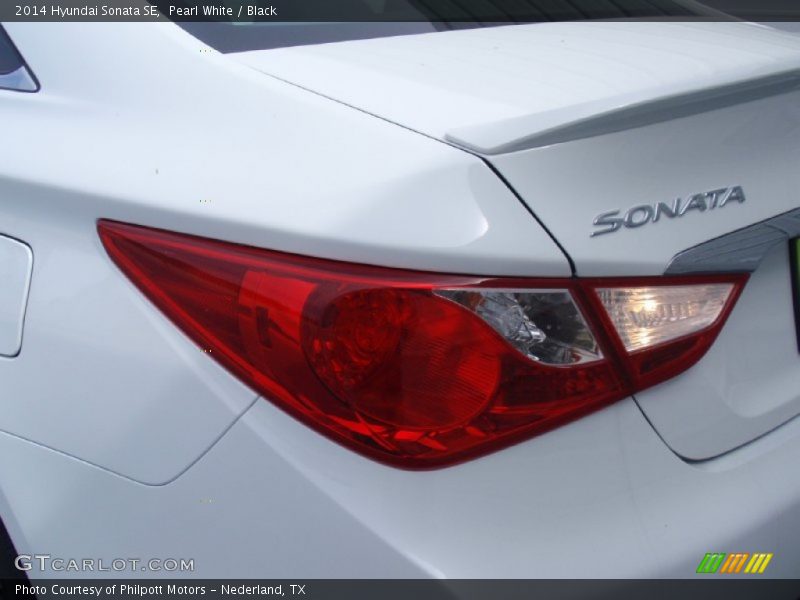 Pearl White / Black 2014 Hyundai Sonata SE