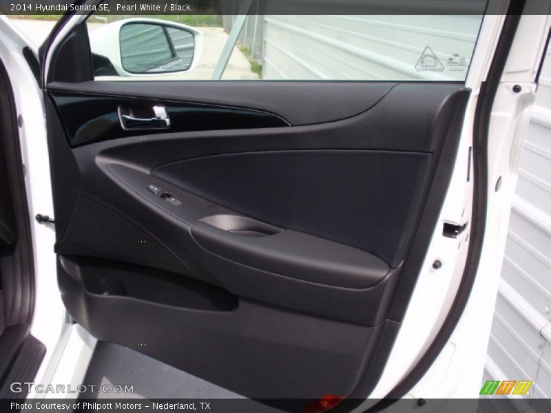 Pearl White / Black 2014 Hyundai Sonata SE