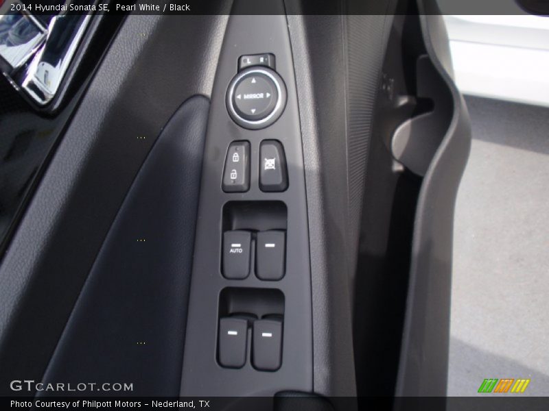 Pearl White / Black 2014 Hyundai Sonata SE