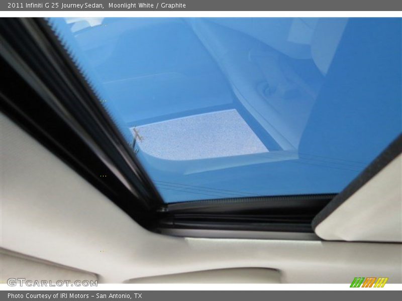 Moonlight White / Graphite 2011 Infiniti G 25 Journey Sedan
