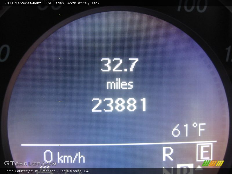 Arctic White / Black 2011 Mercedes-Benz E 350 Sedan