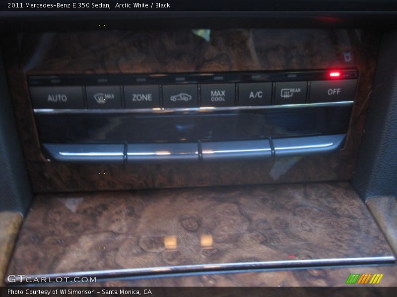 Arctic White / Black 2011 Mercedes-Benz E 350 Sedan