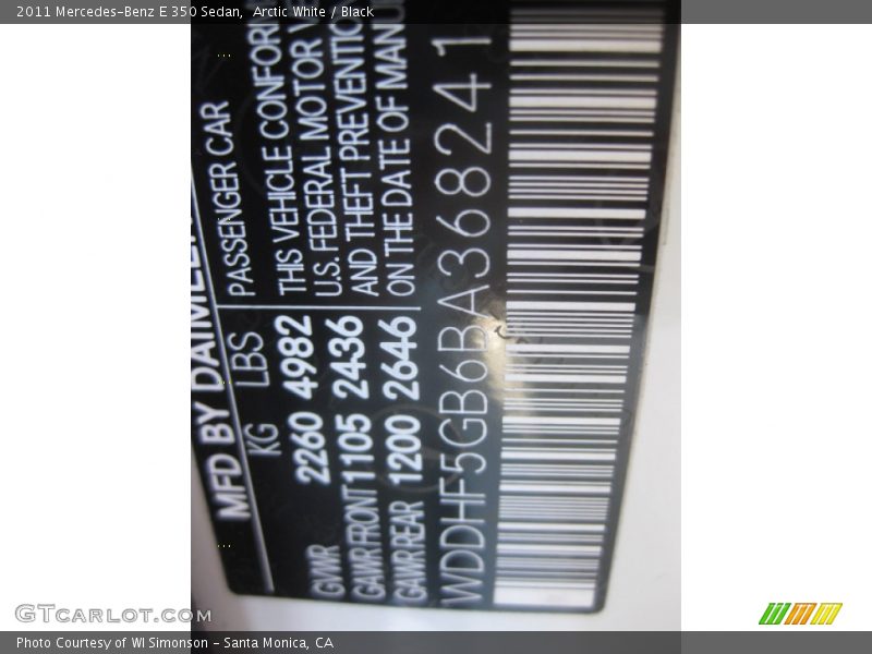 Arctic White / Black 2011 Mercedes-Benz E 350 Sedan