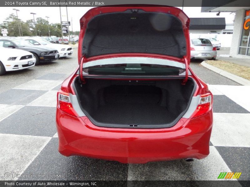 Barcelona Red Metallic / Black 2014 Toyota Camry SE