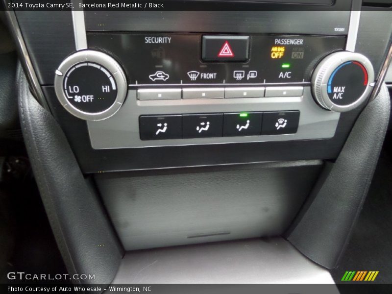 Barcelona Red Metallic / Black 2014 Toyota Camry SE