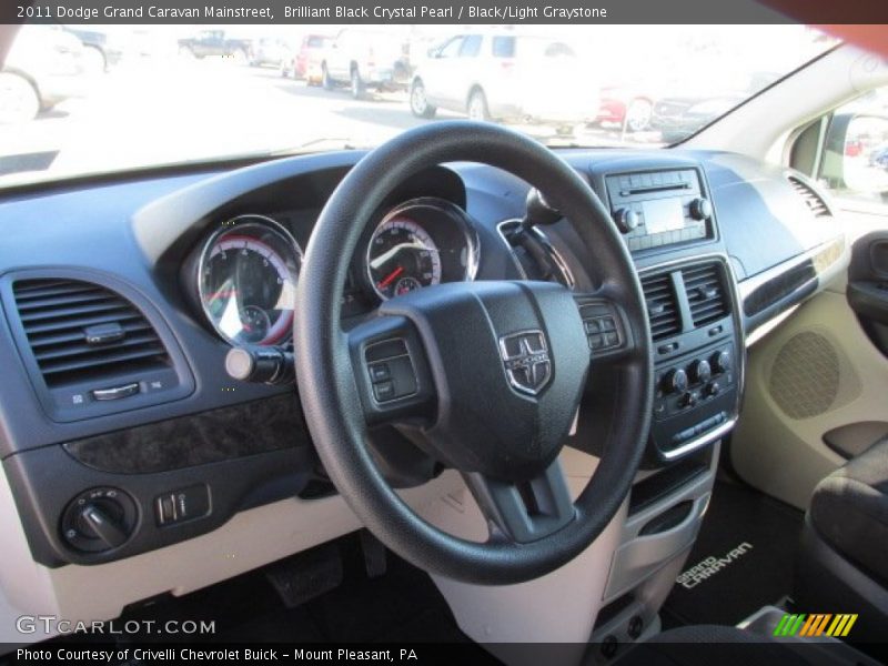 Brilliant Black Crystal Pearl / Black/Light Graystone 2011 Dodge Grand Caravan Mainstreet