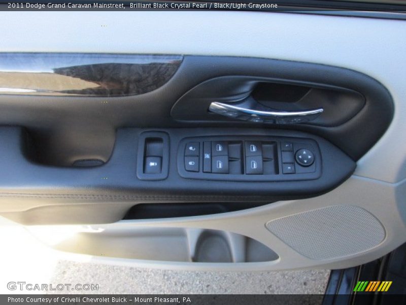 Brilliant Black Crystal Pearl / Black/Light Graystone 2011 Dodge Grand Caravan Mainstreet