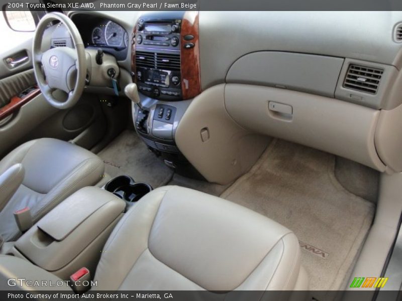 Dashboard of 2004 Sienna XLE AWD