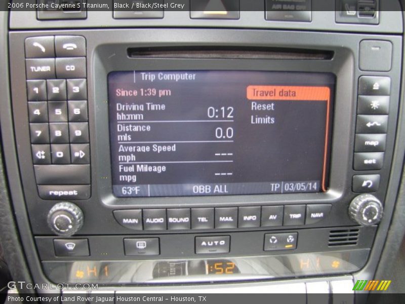 Controls of 2006 Cayenne S Titanium