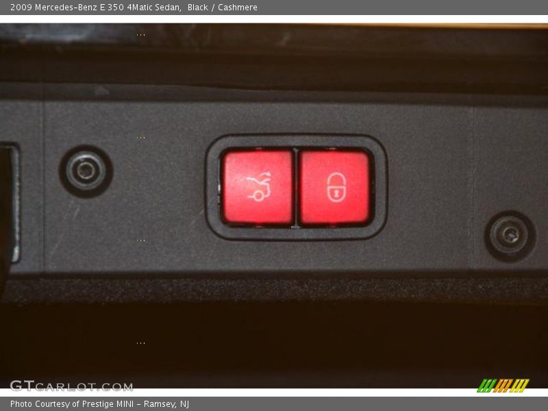 Black / Cashmere 2009 Mercedes-Benz E 350 4Matic Sedan