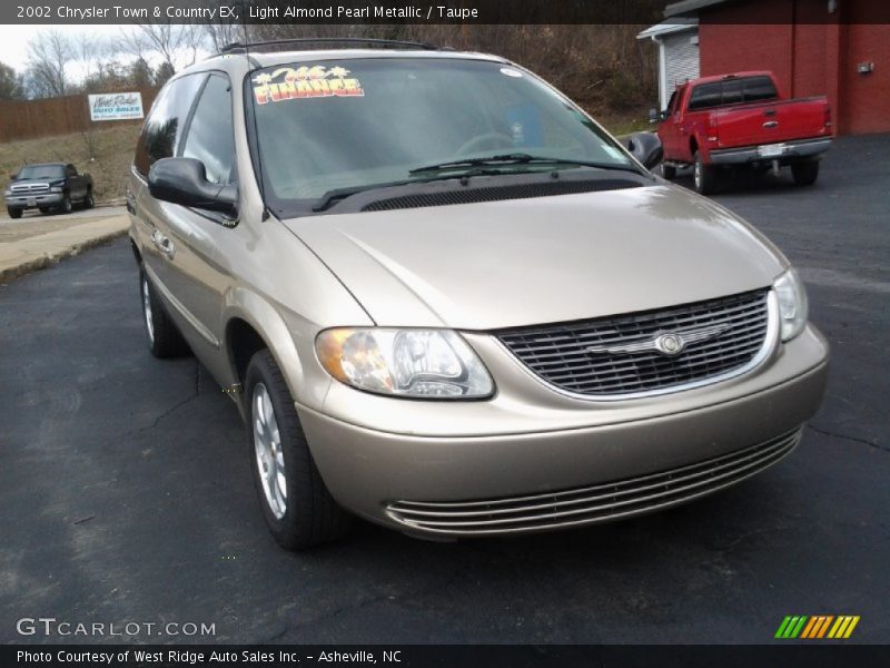 Light Almond Pearl Metallic / Taupe 2002 Chrysler Town & Country EX