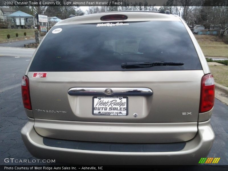 Light Almond Pearl Metallic / Taupe 2002 Chrysler Town & Country EX