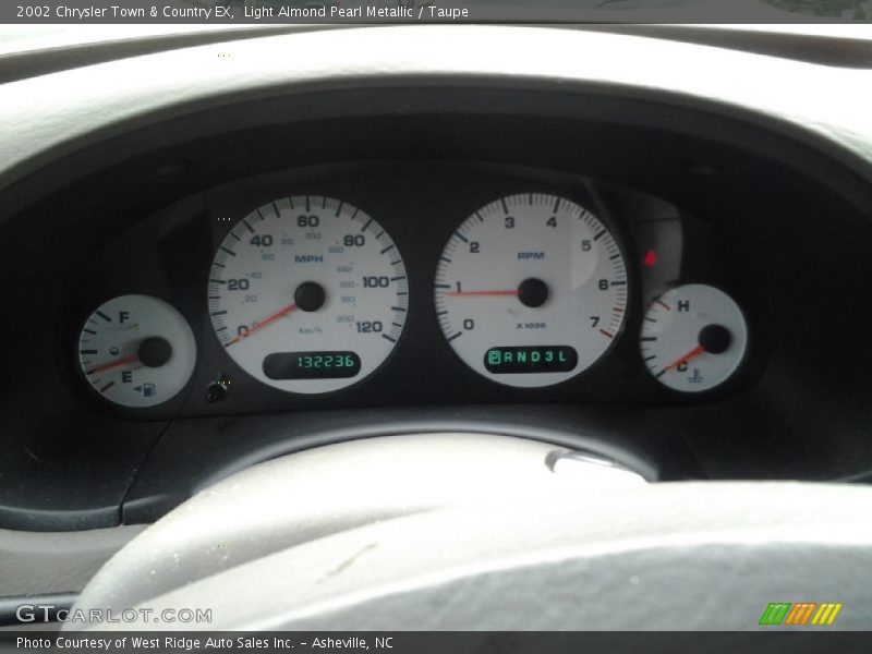 Light Almond Pearl Metallic / Taupe 2002 Chrysler Town & Country EX