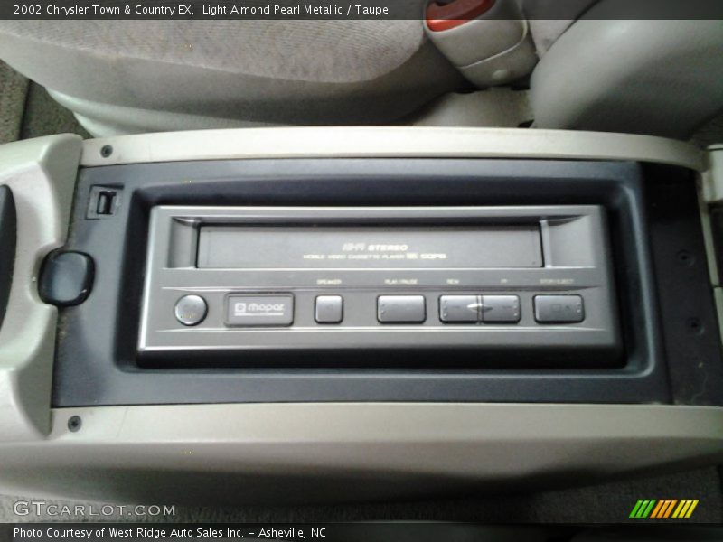 Light Almond Pearl Metallic / Taupe 2002 Chrysler Town & Country EX