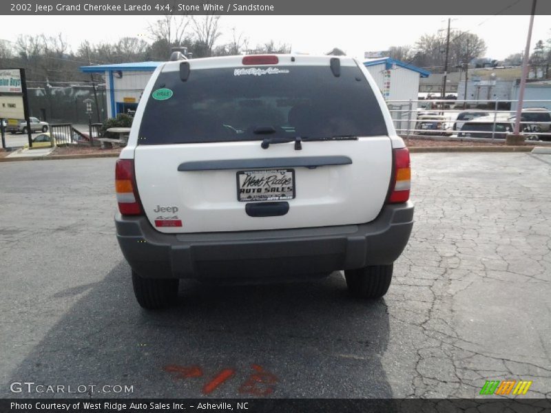 Stone White / Sandstone 2002 Jeep Grand Cherokee Laredo 4x4