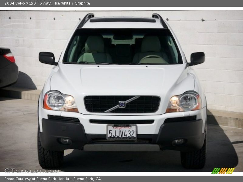 Ice White / Graphite 2004 Volvo XC90 T6 AWD