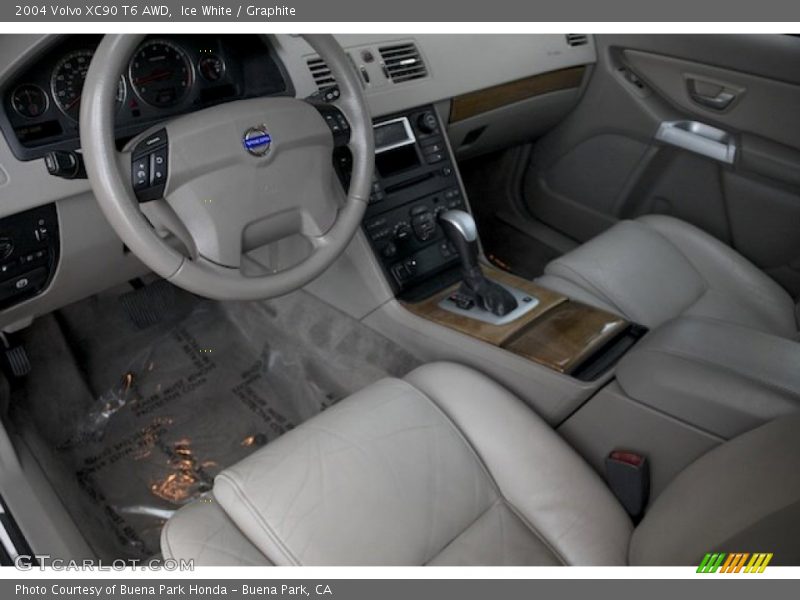Ice White / Graphite 2004 Volvo XC90 T6 AWD