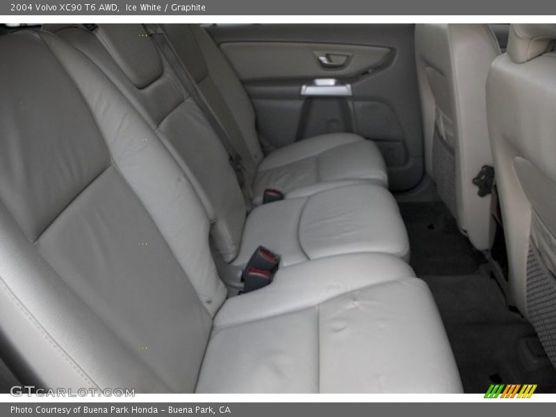 Ice White / Graphite 2004 Volvo XC90 T6 AWD