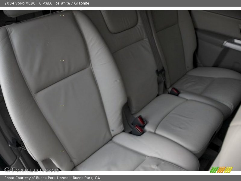 Ice White / Graphite 2004 Volvo XC90 T6 AWD