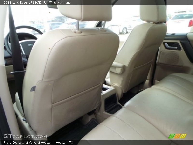 Fuji White / Almond 2011 Land Rover LR2 HSE