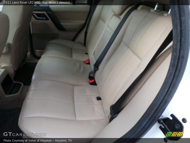 Fuji White / Almond 2011 Land Rover LR2 HSE