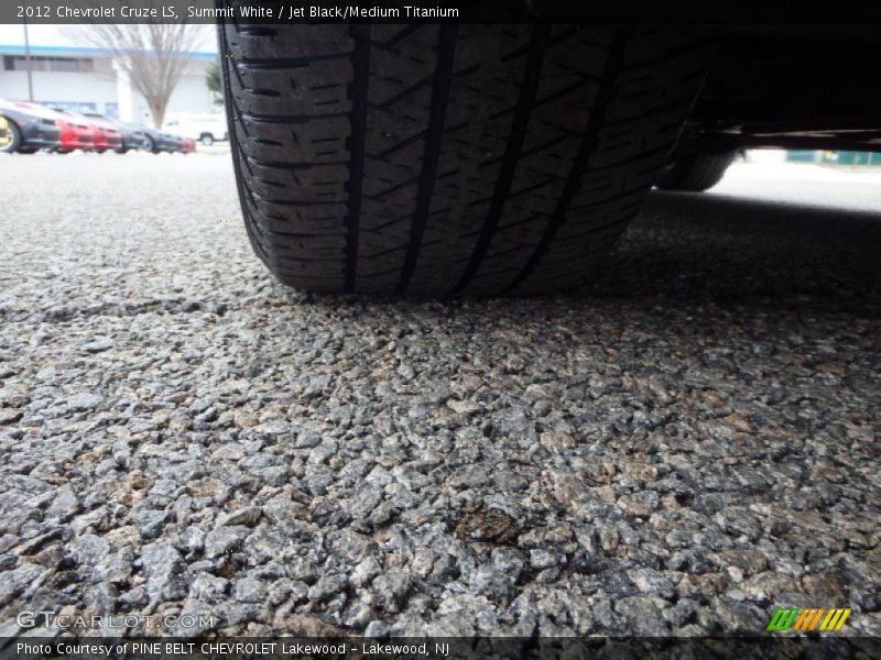 Summit White / Jet Black/Medium Titanium 2012 Chevrolet Cruze LS