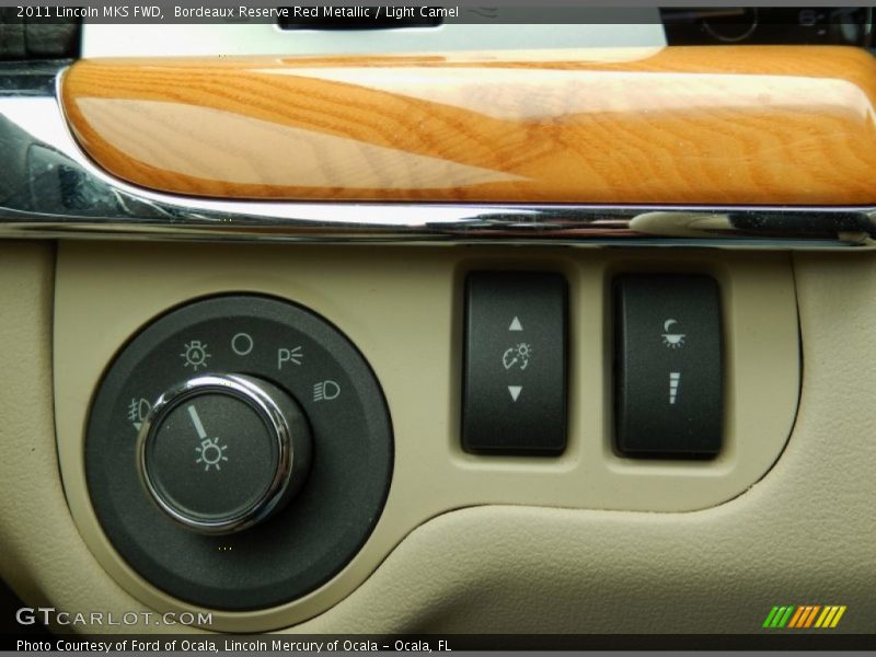 Bordeaux Reserve Red Metallic / Light Camel 2011 Lincoln MKS FWD