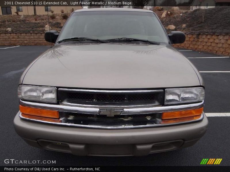 Light Pewter Metallic / Medium Beige 2001 Chevrolet S10 LS Extended Cab