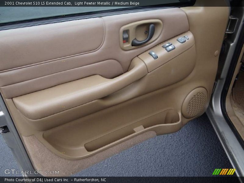 Door Panel of 2001 S10 LS Extended Cab