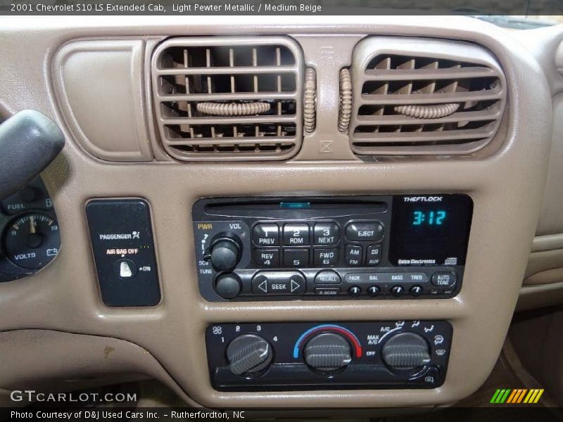 Controls of 2001 S10 LS Extended Cab